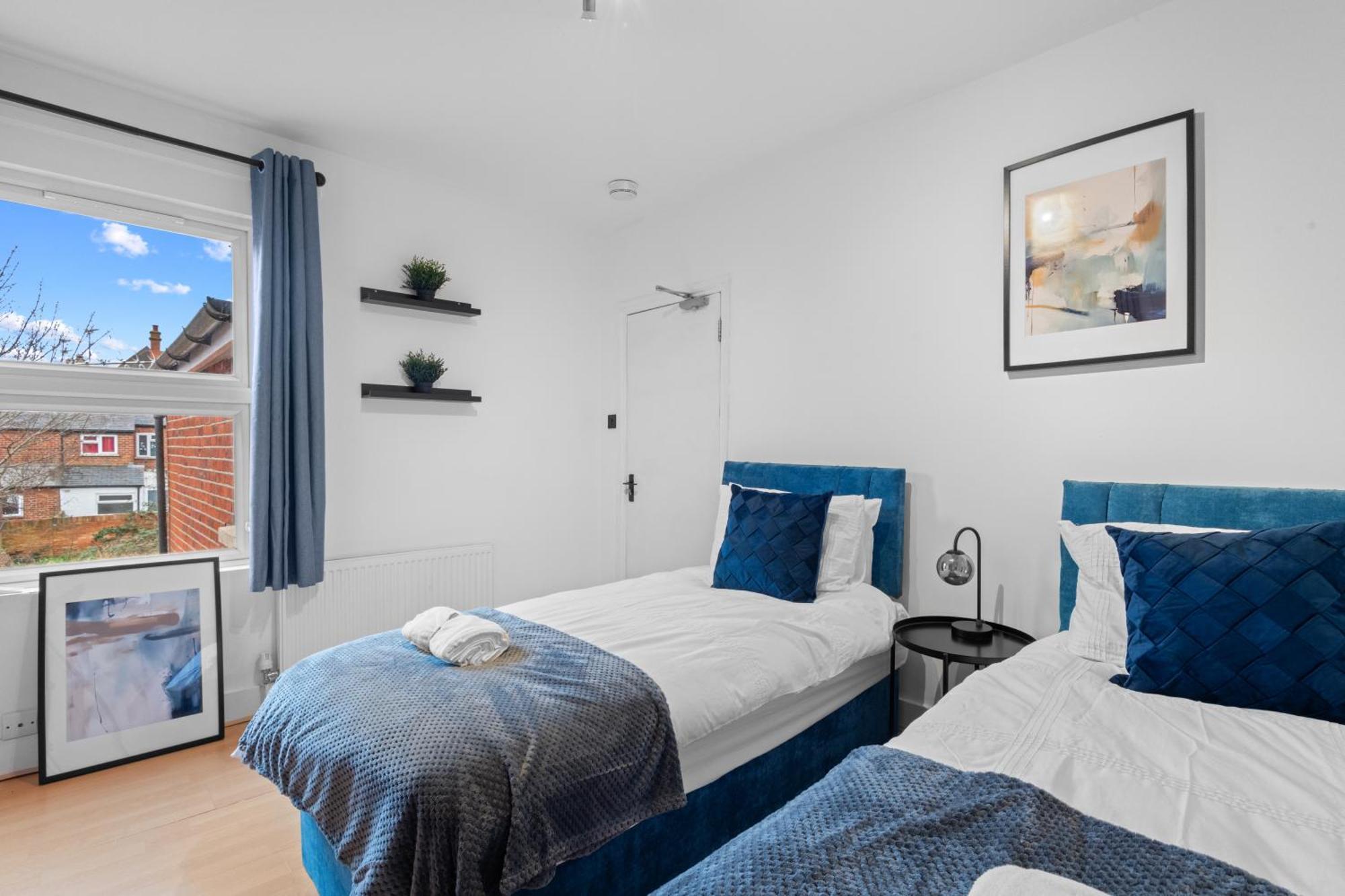 Holiday home Amazing, Spacious 4br Home: Weekly Or Monthly